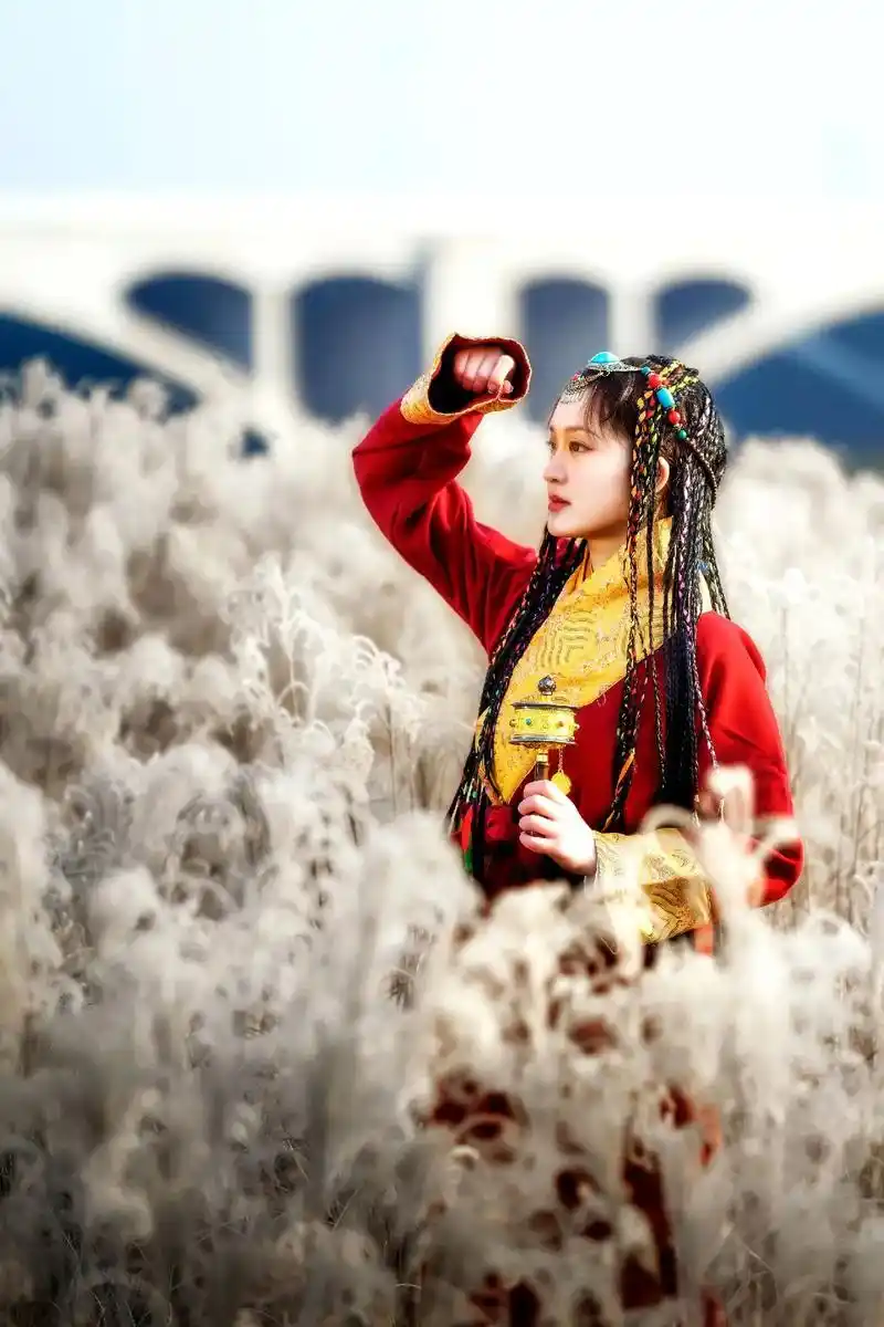 原创 #人像写真 #民族风  - 抖音