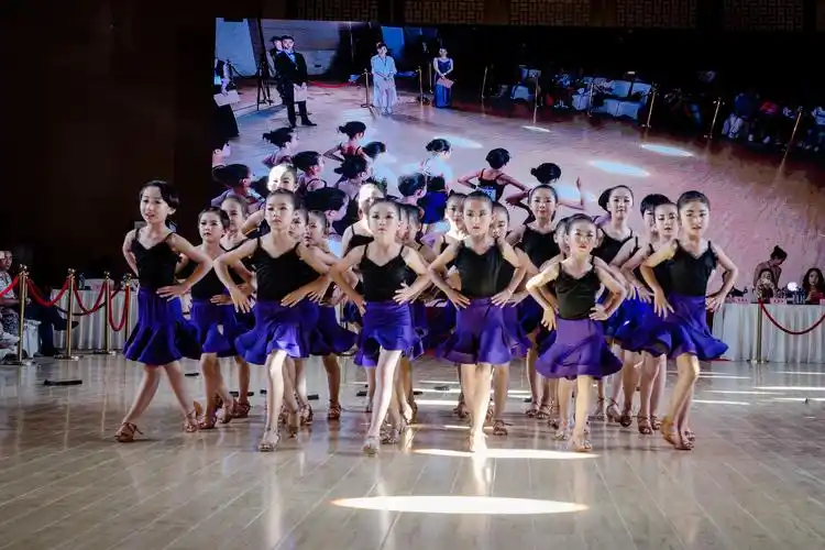 永靖县舞美舞蹈学校2020年寒假少儿拉丁,民族民间舞开始招生啦