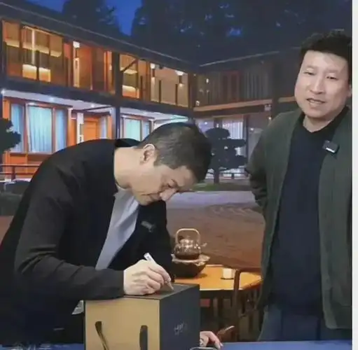 李亚鹏岳母心很大,允许女儿嫁老赖,还跟海哈金喜婆媳一起花钱