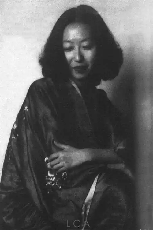 张爱玲将270万遗产赠好友,却对弟弟表示"勉强够用",有隐情?