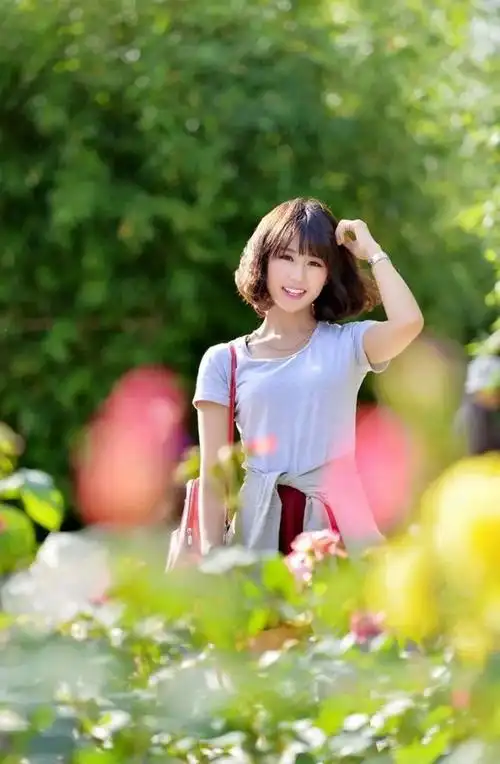 清晨阳光下的短发美女,可爱唯美|正能量|因你|这一生_网易订阅