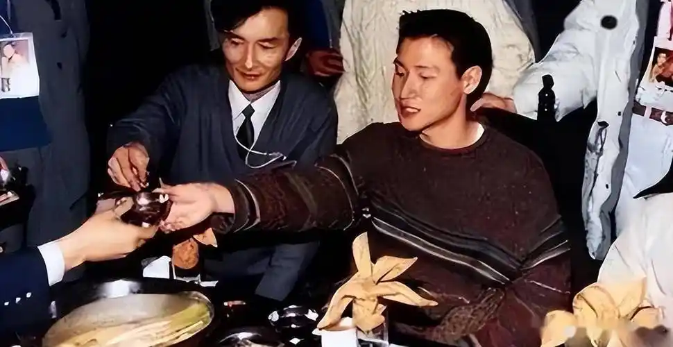 她是圈内干净的女演员,8年来一直没有红,可她的丈夫却大红大紫