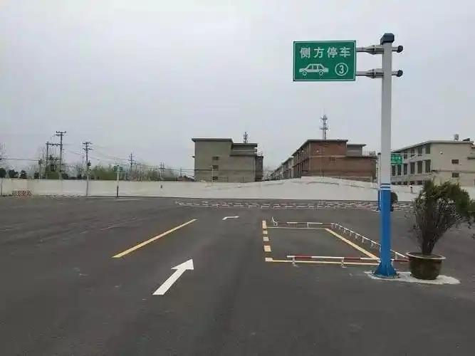 英德英红考场一安保员因态度差遭考生投诉这情景你可能也遇到过