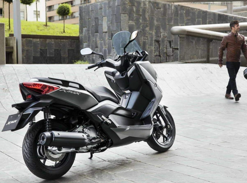 海外售价34170元,雅马哈xmax250踏板摩托车,超大储物空间!