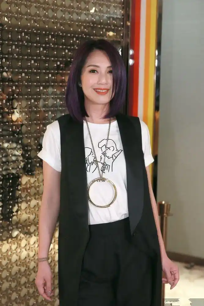 原创杨千嬅气质再好还是被憔悴无神的双眼给毁了不化眼妆真心显老