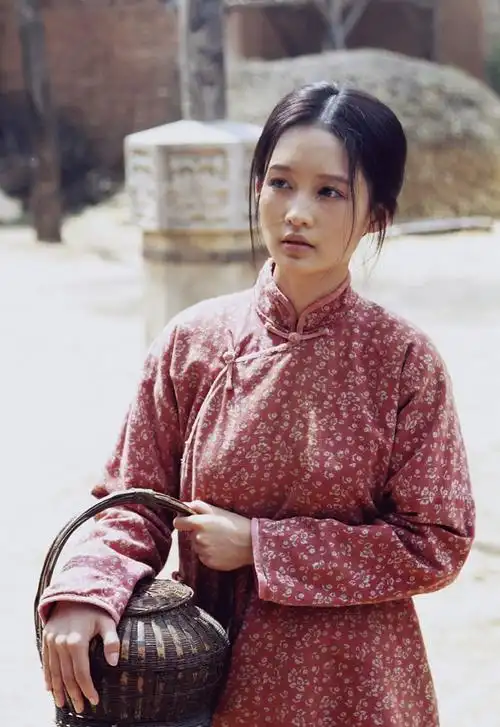 白鹿原里真实吃土演活田小娥的李沁获提名白玉兰