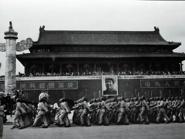 党史军史上的今天|10月1日开国大典 共和国第一次大阅兵