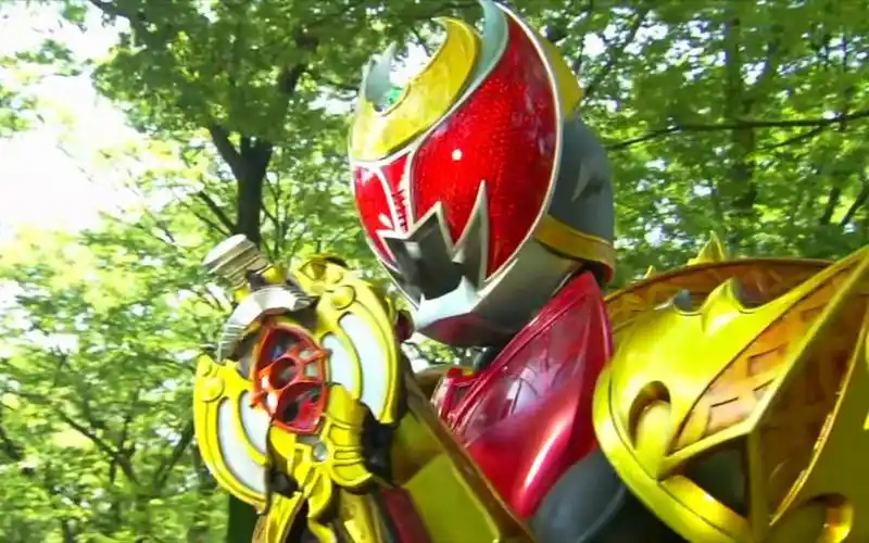 假面骑士kiva魔皇形态首战