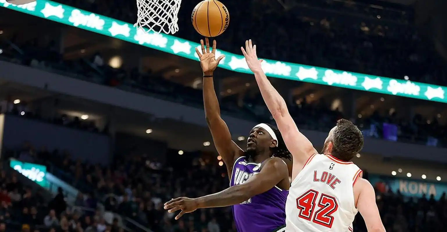 霍勒迪24 7字母哥伤退  乐福首秀0分 雄鹿大胜热火  北京时间2月25日