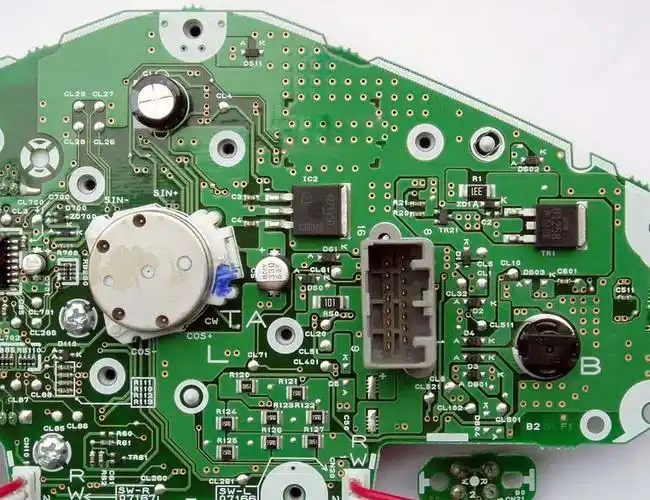 pcb电路板是电子产品中比较重要的零件,很多人会发现有时候pcb电路板