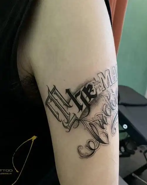 花体字纹身图片_手臂手部花体字纹身图案