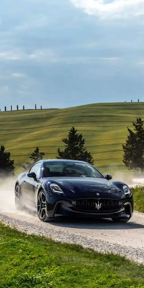 精彩手机壁纸,点击图片,长按保存图片,在手机"设置"中添加成桌面或