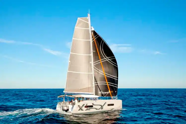 excess11双体帆船