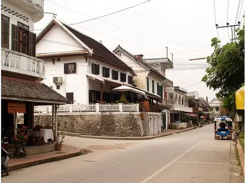 (成都起止)【老挝万象 万荣 南俄湖双飞6日】游览当地最有名的溶洞