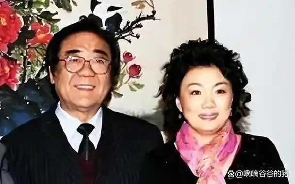 22年金铁霖追悼会:儿子哭成泪人,现任妻子与前妻李谷一皆未出席