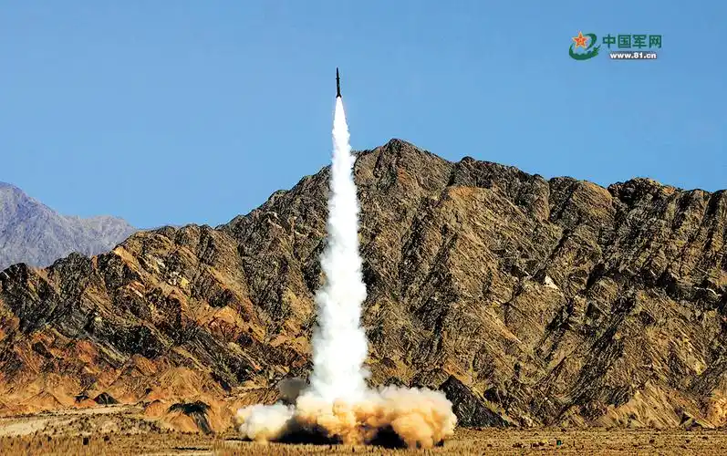 2020年9月,火箭军某导弹旅执行"天剑"演练实弹发射任务,导弹精准命中