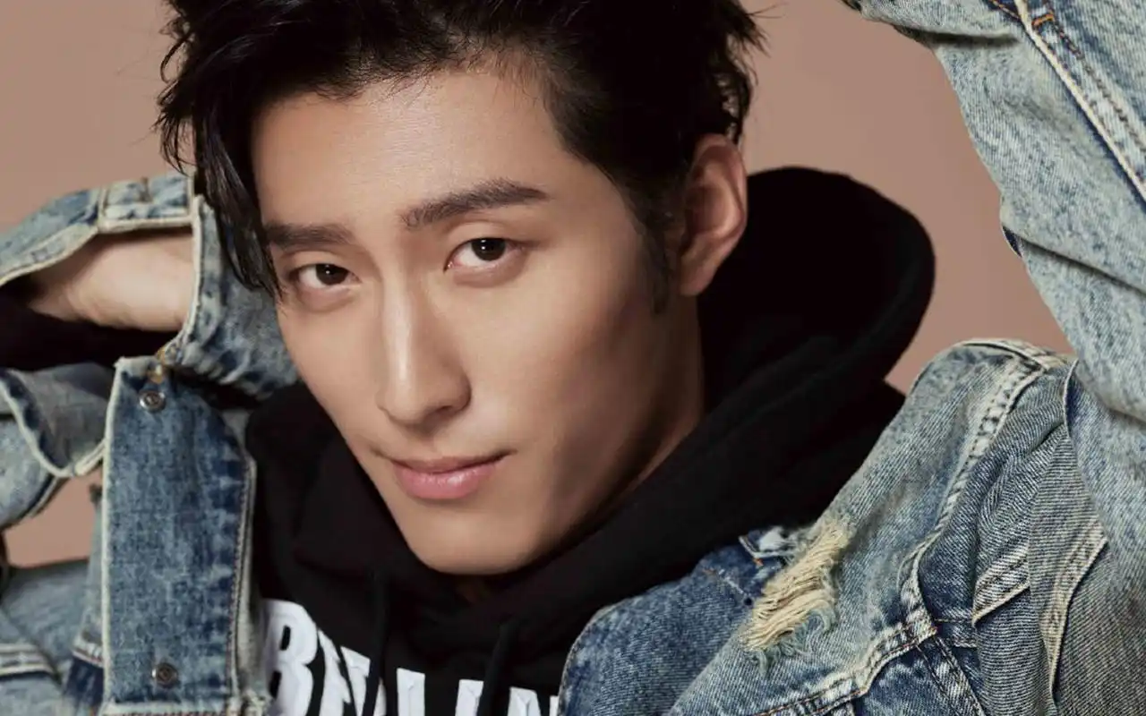 窦骁魅力写真图片桌面壁纸高清大图预览1920x1200_大陆明星下载_美桌