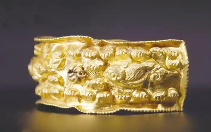 雍容华贵的宋代金鱼袋饰