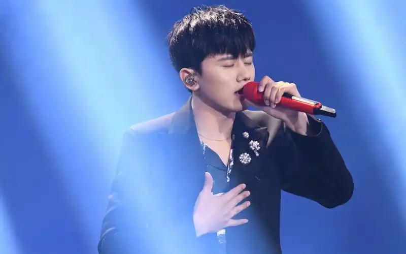 【张杰】2020微博之夜演唱《一路之下》 领奖 清唱饭拍合集