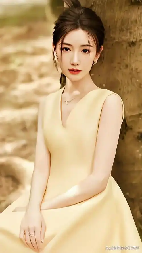 毛晓彤1988年2月16日出生于天津市中国内地影视女演员