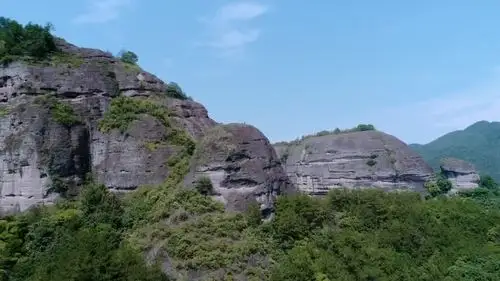 陈情令:魏无羡站在山顶,阿胭竟对着大梵山跳舞,奇怪的异举