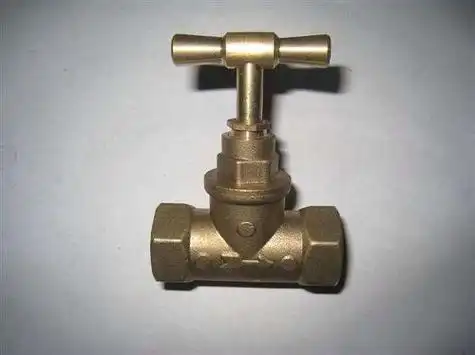 一字水阀的开关方向是比较好辨别的,在使用时一般只能旋转180度,因此