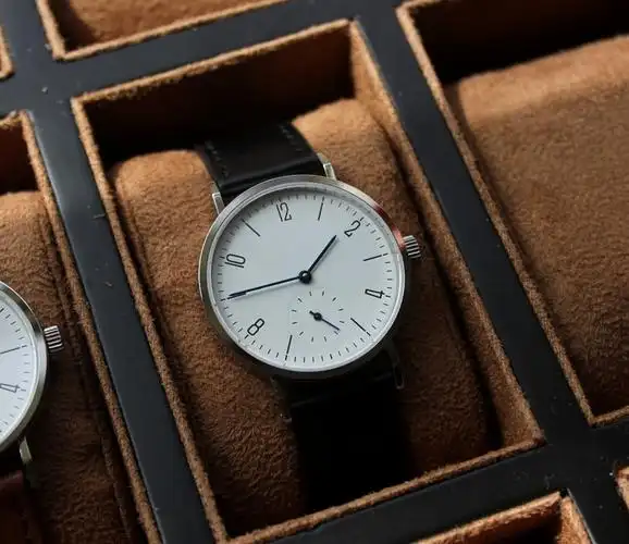 经典包豪斯风格个性腕表小众简约手表手动上弦机械表蓝宝石表镜精钢壳