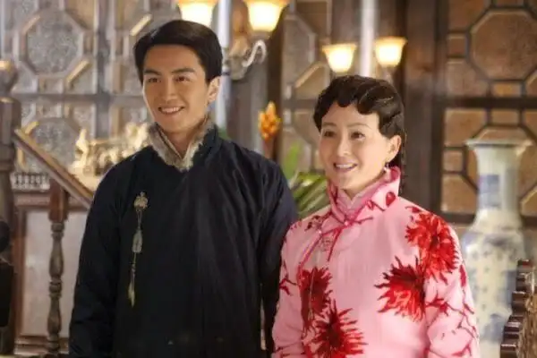 一直觉得郭啸天和佟金玉好配