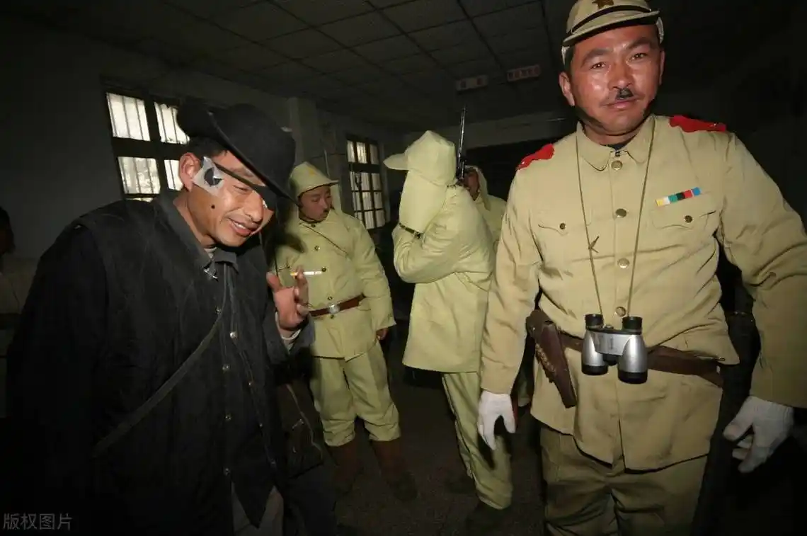 日本鬼子追着爷爷跑