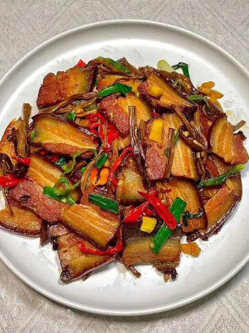 茶树菇炒腊肉巨巨好吃下饭好想再来一盘75