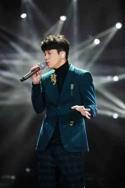 《歌手2017》光良演唱现场图片