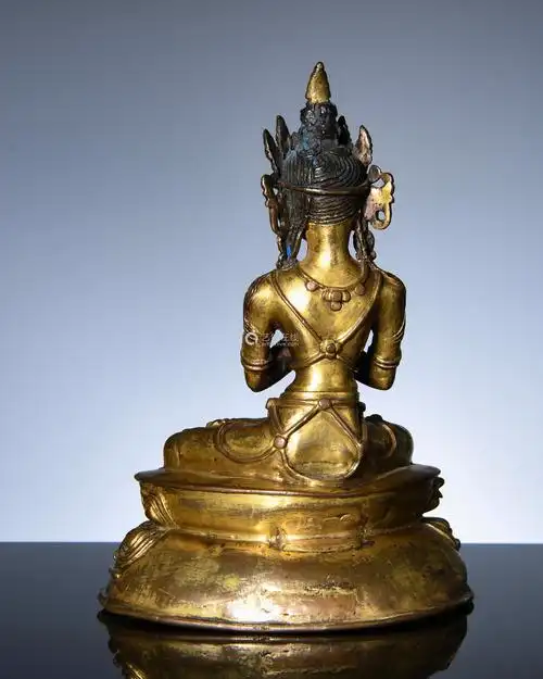 明代铜鎏金佛像