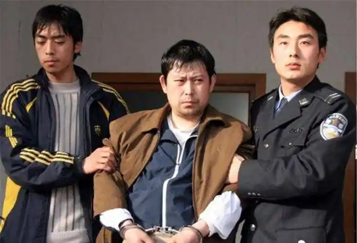 任晓峰:因嫉妒别人开豪车,偷5100万买彩票,血本无归后疯狂逃窜