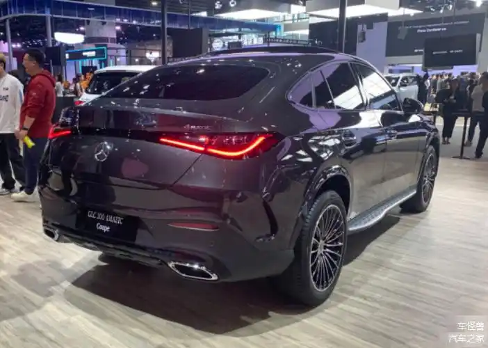 独特风格抢眼!全新奔驰glc coupe轿跑suv亮相广州车展