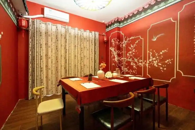 店家会安排与剧本主题风格对应的游戏房间,让玩家能够更加投入到剧情