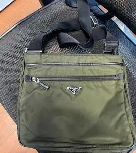 普拉达prada二手大牌闲置奢侈品男包单肩斜挎正品专柜降落伞