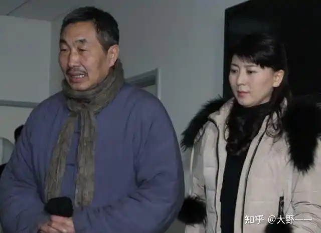 "爸爸专业户"杜源:结婚39年零绯闻,妻子是他幼儿园同桌 - 知乎