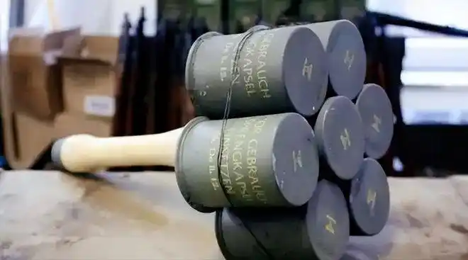 中国打造会飞的手榴弹,无需人工投掷,16公里内精准打击_网易订阅