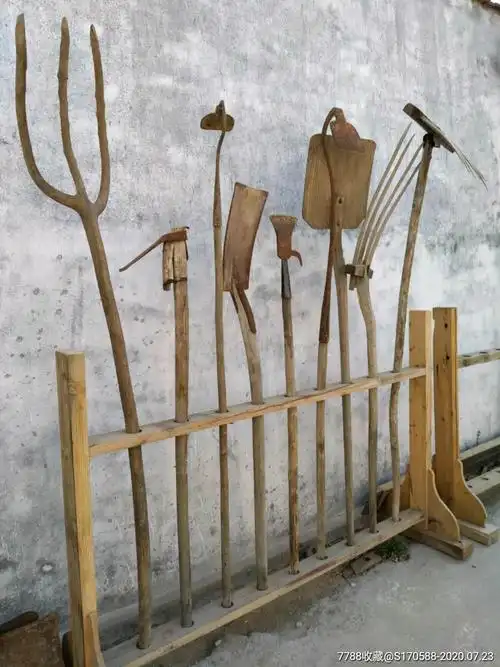 老年代,农业用的农业工具一套,品相如图,展厅摆饰,值得收藏