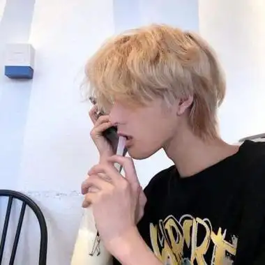 帅气网红男生图片-男生头像 - 壁纸之家