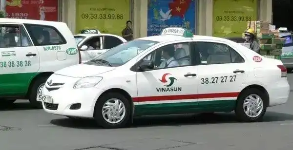 单程3000越南盾,但每条线路的停靠站不清晰,上车前一定要确认是否到达