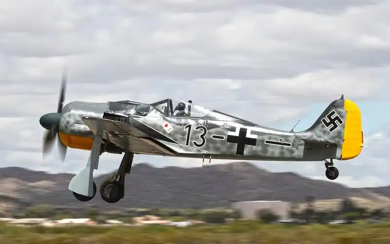 讲堂403期二战德国空军的超级王牌比盟军还要先进的fw190战斗机