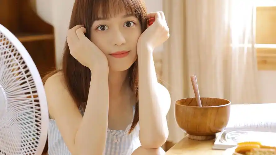 齐刘海美女居家写真图片桌面壁纸壁纸8