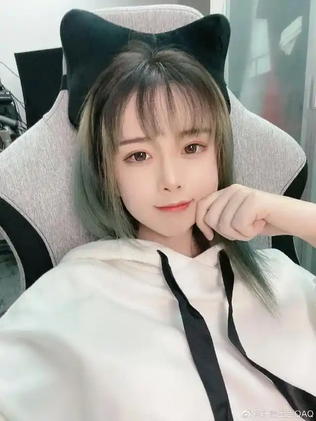 10大女装大佬网红(百万粉女装大佬自曝)(2)