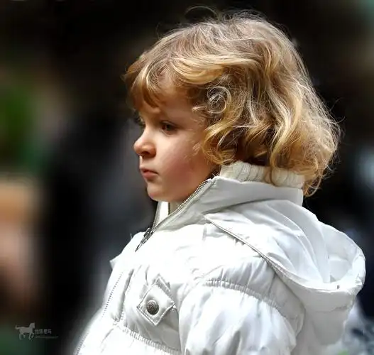 公园遇可爱的小朋友