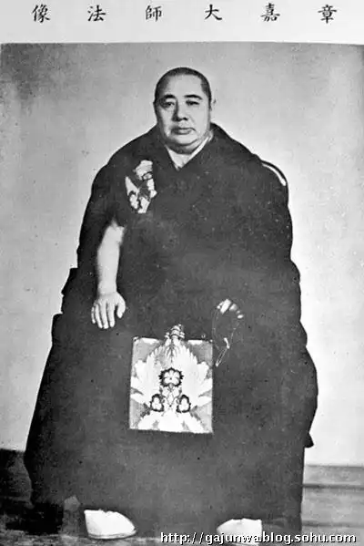 (十)历世赛朵   赛朵诺门罕是塔尔寺著名活佛之一,是湟中县赛朵寺寺主