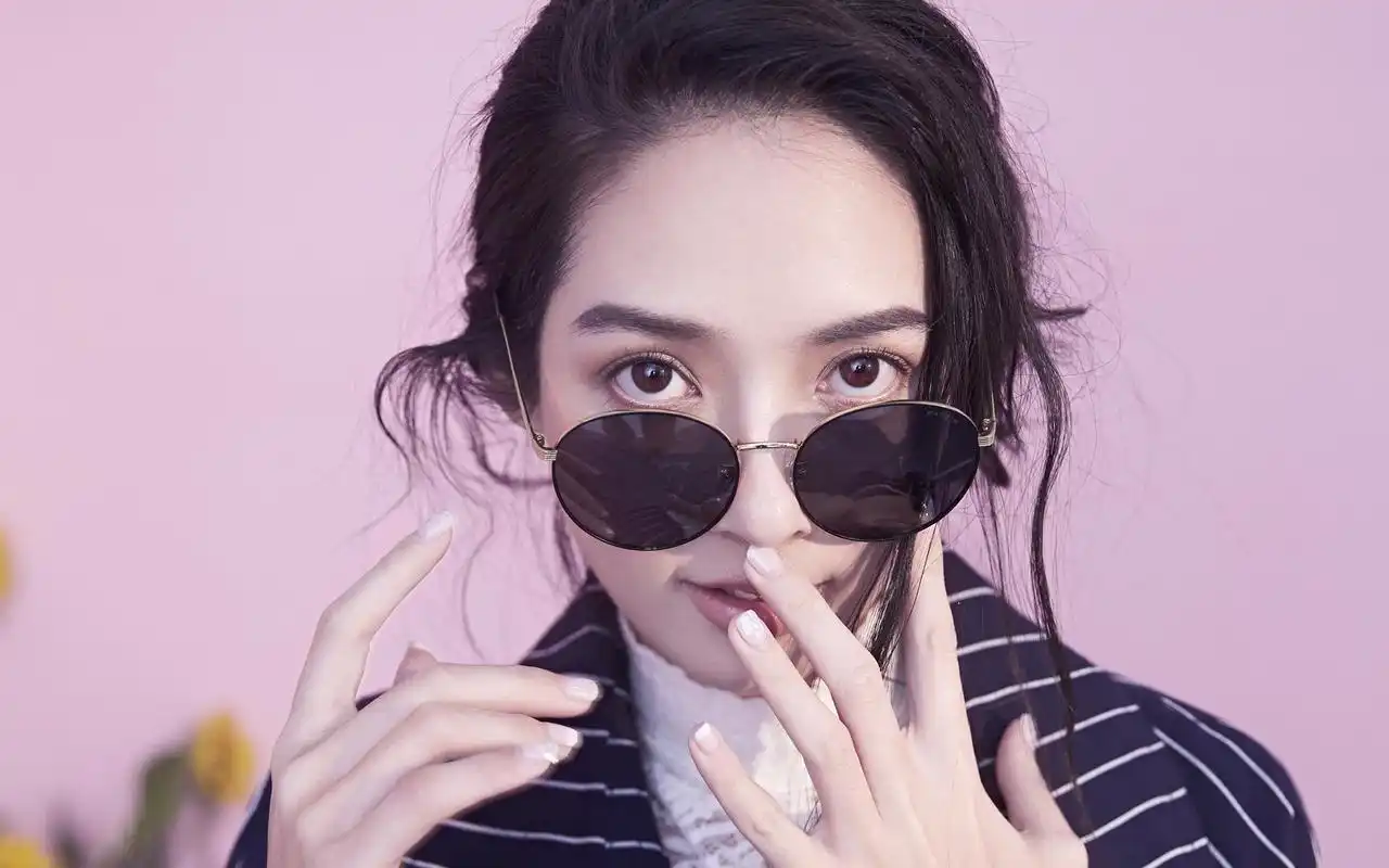 郭碧婷最新时尚杂志魅力写真图片壁纸