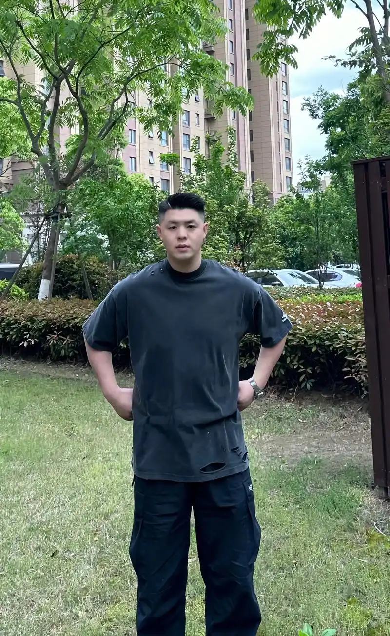 别人187大帅哥 我187傻乎乎.#微胖男生穿搭 #187大 - 抖音