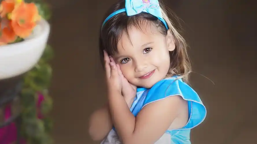 可爱萌宝小男孩小女孩摄影桌面壁纸