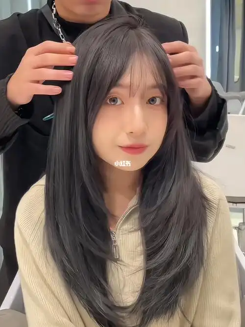 显脸小又好打理的高层次发型方圆脸必备